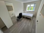 8 bedroom end of terrace house to rent
