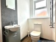 8 bedroom end of terrace house to rent