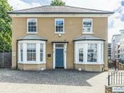 8 bedroom Flat To Let