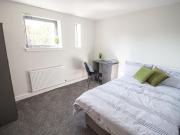 8 bedroom flat to rent