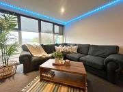 8 bedroom flat to rent