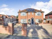 8 Bedroom House
