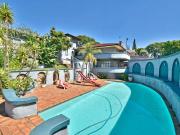 8 Bedroom House in Oakdene