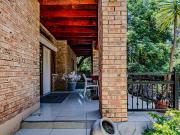 8 Bedroom House in Olivedale
