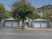8 Bedroom House in Orchards