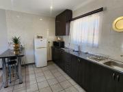 8 Bedroom House in Universitas