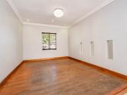 8 Bedroom House in Weltevreden Park