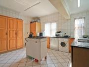 8 Bedroom House in Winterstrand