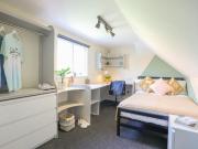 8 bedroom house to rent