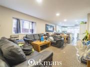 8 bedroom house to rent