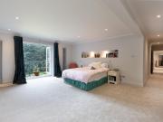 8 bedroom house to rent