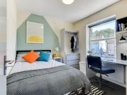 8 bedroom house to rent