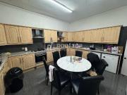 8 bedroom house to rent