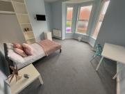 8 bedroom house to rent