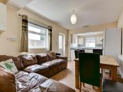 8 bedroom house to rent