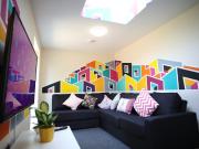 8 bedroom house to rent