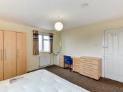 8 bedroom house to rent