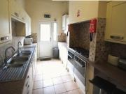 8 bedroom house to rent