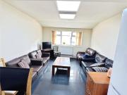 8 bedroom house to rent