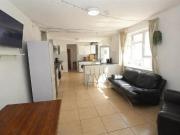 8 bedroom private hall to rent