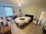 8 bedroom private hall to rent