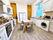 8 bedroom semi detached house for rent in 29 Clarkehouse...