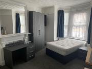 8 bedroom semi detached house for rent in Erleigh Road,...