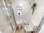 8 bedroom semi detached house to rent