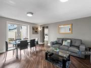 8 bedroom terraced house to rent