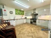 8 bedroom terraced house to rent