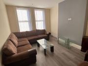 8 bedroom terraced house to rent