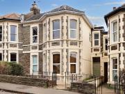 8 bedroom terraced house to rent