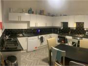 8 bedroom terraced house to rent