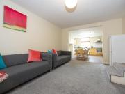 8 bedroom terraced house to rent
