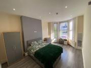 7 bedroom terraced house to rent