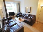 8 Bedrooms Semi detached house for rent in Slade Lane,...