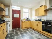 8 Bedrooms Terraced house for rent in Headingley Avenue,...
