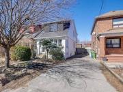 8 Crewe Avenue 30003 Toronto ON M4C 2J1 3 Bedroom House...