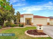 8 Cyclamen Avenue, Para Hills West, SA 5096