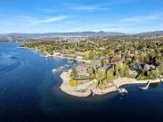 8 Homes away from the Lake, with SUITE