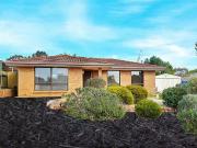 8 Illawarra Court, Craigmore, SA 5114