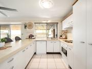 8 Mindona Street, Wishart, QLD 4122 House for Rent Ray...
