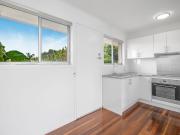 8 Mount Gravatt Road, Upper Mount Gravatt QLD 4122 House...