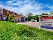 8 Nottawasaga Crescent