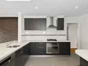 8 Pardalote Court, Mornington