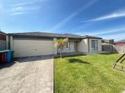 8 Pengana Way, Cranbourne West VIC 3977 House For Lease