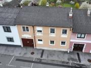 8 Zimmer, 2 Küchen, Lagerplatz ohne Ende und viel Garten...