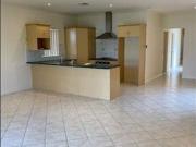 Spacious Courtyard house in Campbelltown close to shops,...