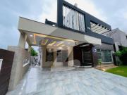 8Marla Out Class Stylish Luxury Bungalow For Rent In DHA...