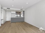 8th Floor, Stunning 1 bed 1 bath unit!